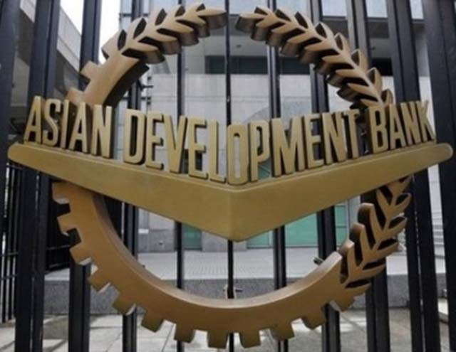 کمک ۸۷۸ میلیون دالری بانک انکشاف آسیایی به افغانستان